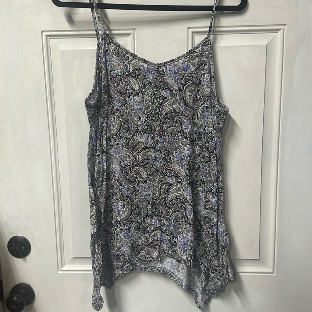 🌸buy 2 get 1 free XL purple gray and black paisley asymmetric hemline tank top